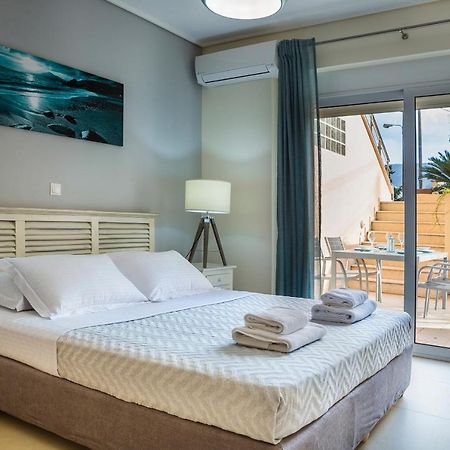 Apartment Lilly, Apartment With Communal Pool, 10 Meters From Sea ซามี ภายนอก รูปภาพ